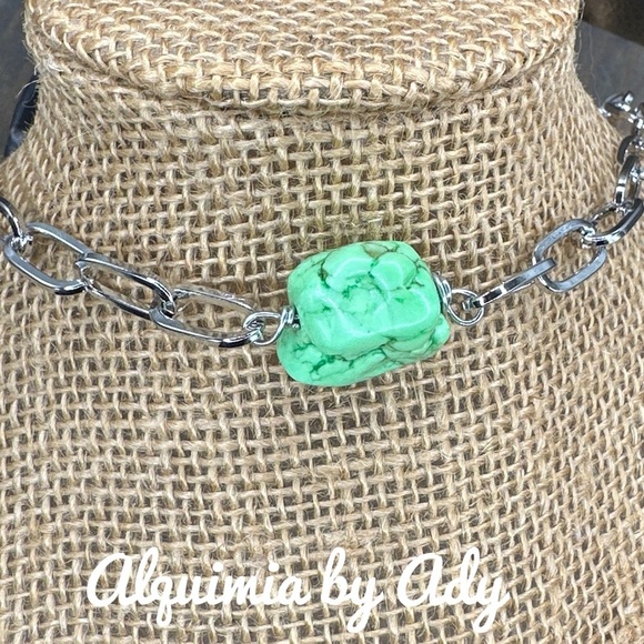 Apple green turquoise chunky choker necklace - Picture 2 of 2